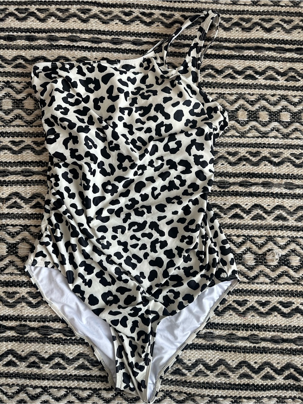 Black and White Leopard One-Shoulder Swimsuit